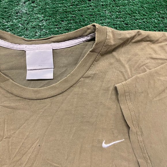 Vintage Y2K Nike Solo Swoosh Shirt Drab Khaki Tonal Logo Tee - Picture 2 of 4